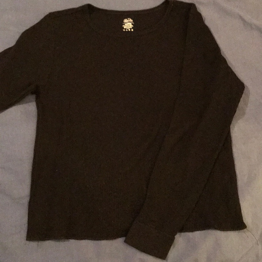 Black thermal longsleeved undershirt